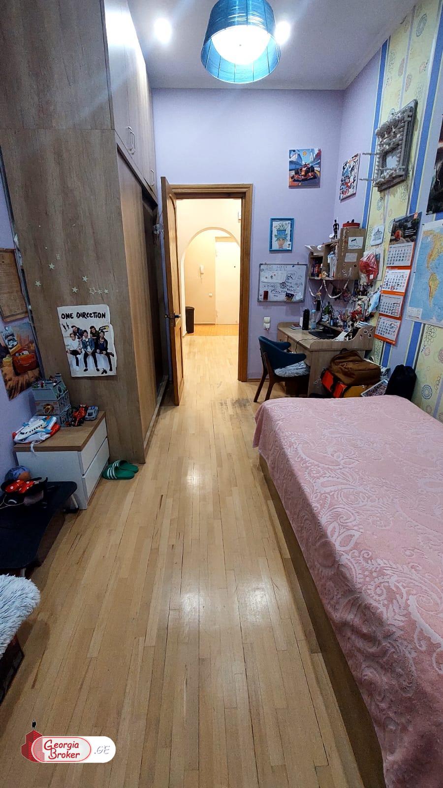 nearly repaired 5-room apartment for sale